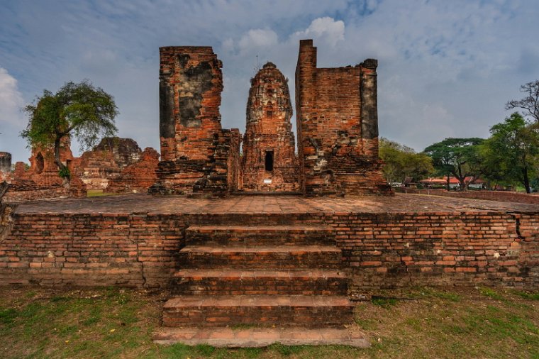 143 Thailand, Ayutthaya, Wat Phra Mahathat.jpg